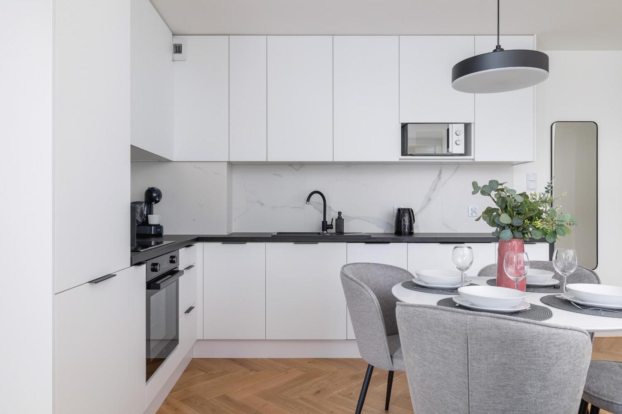 Lux Apartments Kosciuszki 39 With Parking By Renters Prestige Краков Экстерьер фото